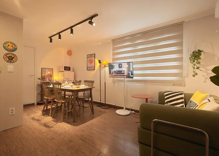Sowol Haus - Cozy 2 Bedroom Duplex Near Itaewon