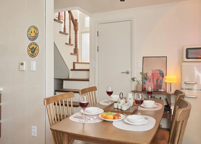 Sowol Haus - Cozy 2 Bedroom Duplex Near Itaewon 首爾
