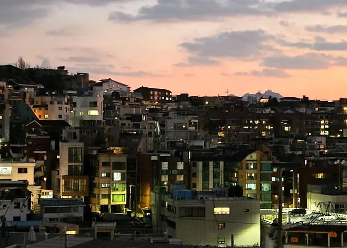 Sowol Haus - Cozy 2 Bedroom Duplex Near Itaewon 公寓 *